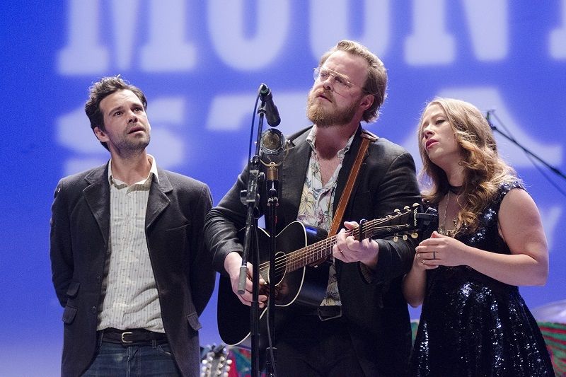 The Lone Bellow 7 800